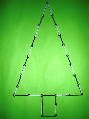 Knutselopdracht: Kerstboom borduren